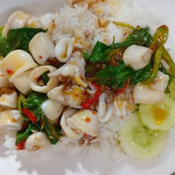 กระเพราปลาหมึก