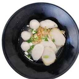 ก๋วยเตี๋ยวลูกชิ้นปลาน้ำใส