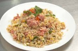 ข้าวผัดแหนม