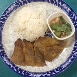 ข้าวปลาสลิดทอดพริกน้ำปลา