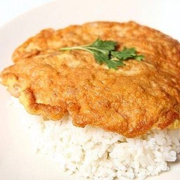 ข้าวไข่เจียวหมูสับพริกน้ำปลา