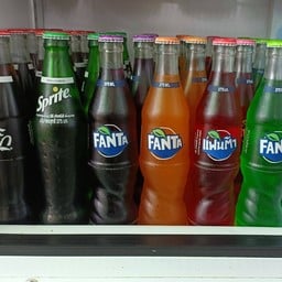 น้ำอัดลมแก้วโอ่ง ดื่มทีเหมือนรีชาร์จพลังทั้งหมู่บ้าน