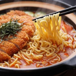 ราเมนฮอตสไปซี่ไก่ทงคัตสึ
