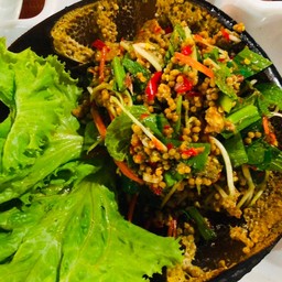 ยำไข่แมงดำ