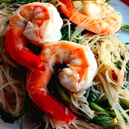 หมี่ผัดกระเฉดกุ้ง