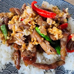 เนื้อเค็มทอดกระเทียมพริกสด