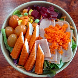 สลัด แฮม ปูอัด ไข่กุ้ง