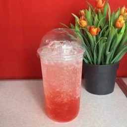 สตอเบอรี่โซดา