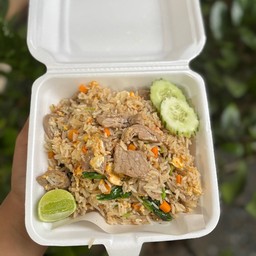 ข้าวผัดเนื้อ