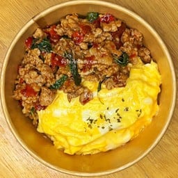 ข้าวราดไข่ข้นนุ่ม+กระเพราหมูสับพริกแห้งเผ็ดหอม