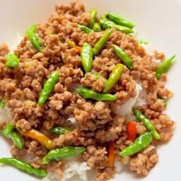 เนนูผัดพริกสวน ราดข้าว