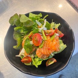 ยำแซลมอน