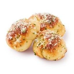 Oven Baked Garlic Knots ขนมปังกระเทียมอบ
