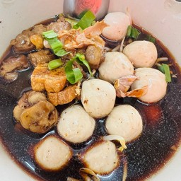 เกาเหลาลูกชิ้นหมู+ข้อไก่