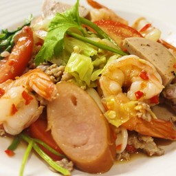 [อร่อยซ่ากับโค้ก] ยำรวมมิตร +  โค้ก ออริจินัล (กระป๋อง)