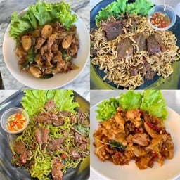 กะเพราเส้น หมูรวม