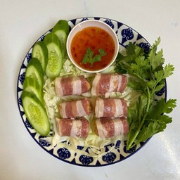 เบคอนพันใส้กรอกทอด
