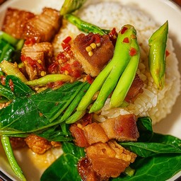 คะน้าหมูกรอบ