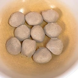 ลูกชิ้นเนื้อลวก 10 ลูก