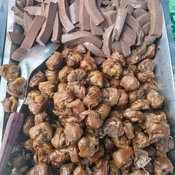 ร้านก๋วยเตี๋ยวไก่มะระบุฟเฟ่