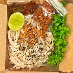 เส้นหมี่ไก่ฉีก+น้ำพริกหมูกระจก