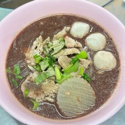 ป้าดาก๋วยเตี๋ยวลูกชิ้นโกเด้ง โฮเด้ง ปากทางสาย3ฝั่งบรม สาขาแรก