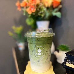 มัทฉะลาเต้กึ่งพิธีการ