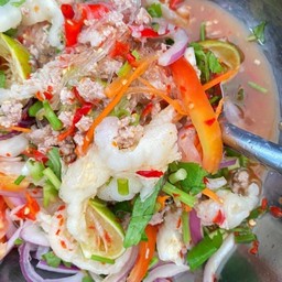 ยำวุ้นเส้นหมูสับตีนไก่