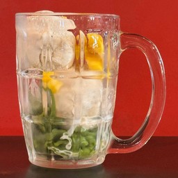 ไอติมเลือกท๊อปปิ้งฟรี 3 รายการ