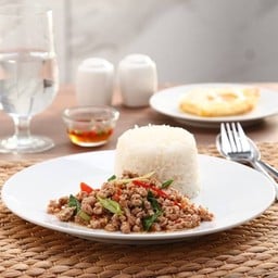 กะเพราราดข้าว