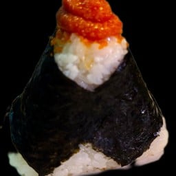 ข้าวปั้นสามเหลี่ยม เมนไตโกะ