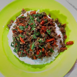 ข้าวกระเพราเนื้อสับ