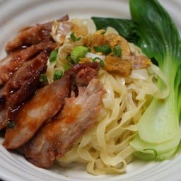 บะหมี่แบนหมูแดงฉ่ำ