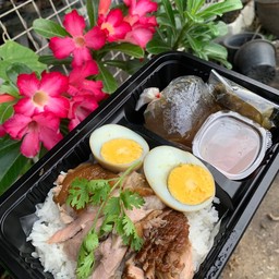 ข้าวขาหมู+ไข่