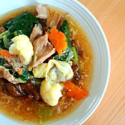 ราดหน้าหมูเส้นใหญ่