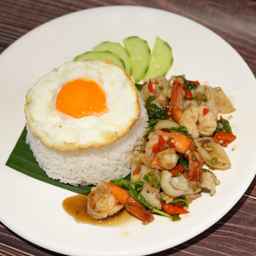 กะเพราทะเลราดข้าว