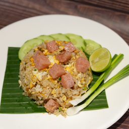 ข้าวผัดแหนม