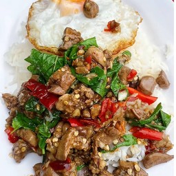 ข้าวกระเพราะเครื่องในไก่