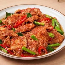 พริกแกงเนื้อชิ้น (กับข้าว)