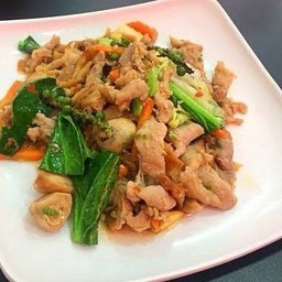 ขี้เมาเนื้อชิ้น (กับข้าว)