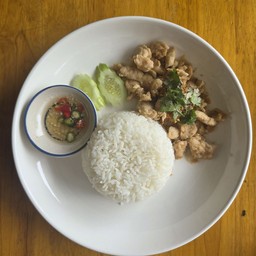 ข้าวกระเทียม