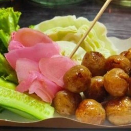 การ์ตูนไส้กรอกหมูทะลัก