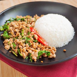 ข้าวกระเพราหมูสับ (มีรสเผ็ดรสเดียว)