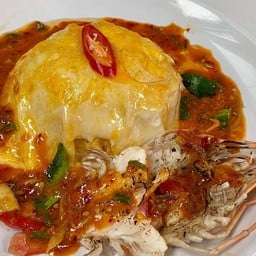 ข้าวไข่ข้นกุ้งแม่น้ำซอสต้มยำ