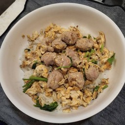 ข้าวแห้งหมูเด้ง