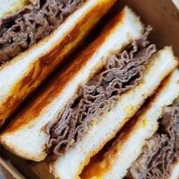 แซนวิชเนื้อกิวด้ง