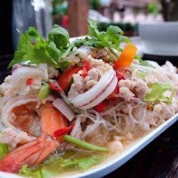 ยำวุ้นเส้นทะเล