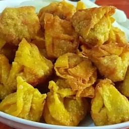 จับทอดไส้หมูชุดละ