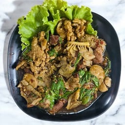 กะเพราเนื้อเป็นกับข้าว