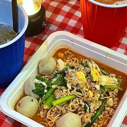 มาม่าต้มยำหมูสับ